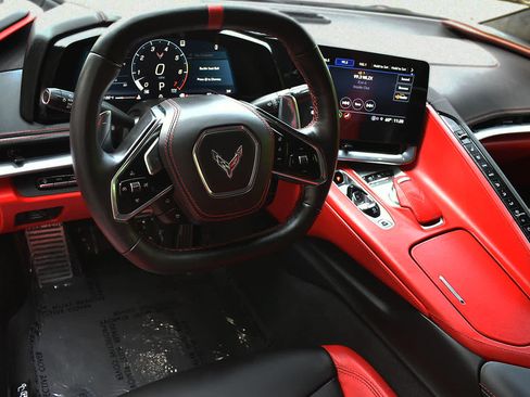 Used 2021 Chevrolet Corvette Stingray Premium Cpe w/ Z51 Performance Package RWD image 23