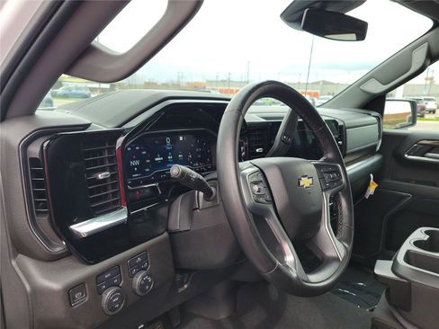 Used 2023 Chevrolet Silverado 1500 LT AWD/4WD image 18