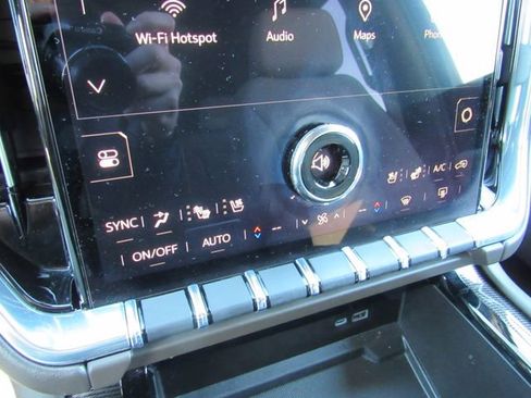 Used 2025 GMC Yukon XL Elevation w/ Elevation Premium Package image 22