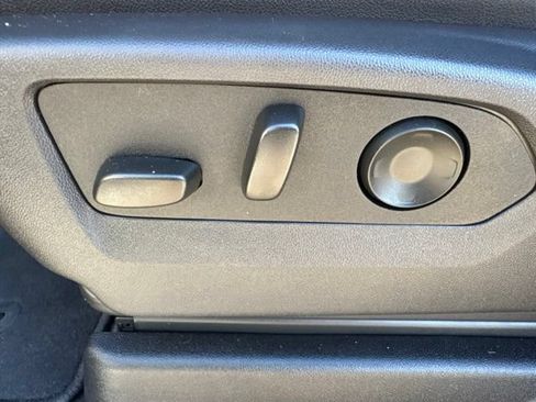 Used 2025 Chevrolet Tahoe Premier RWD image 37