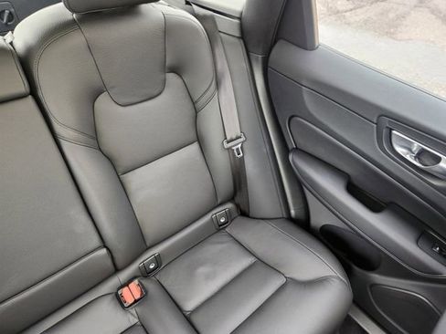 Certified 2025 Volvo XC60 B5 Plus AWD/4WD image 16