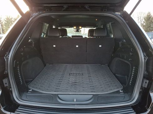 Used 2018 Jeep Grand Cherokee Altitude image 25