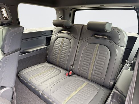 Used 2025 Rivian R1S Adventure AWD/4WD image 28