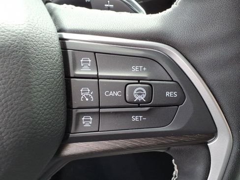 New 2026 Jeep Grand Cherokee L Limited AWD/4WD image 18