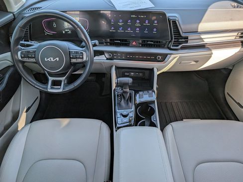 Used 2024 Kia Sportage EX image 9