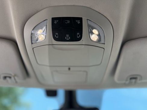 Used 2023 Chrysler Pacifica Touring-L FWD image 40