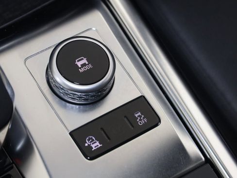 Used 2024 Jaguar XF R-Dynamic SE image 31