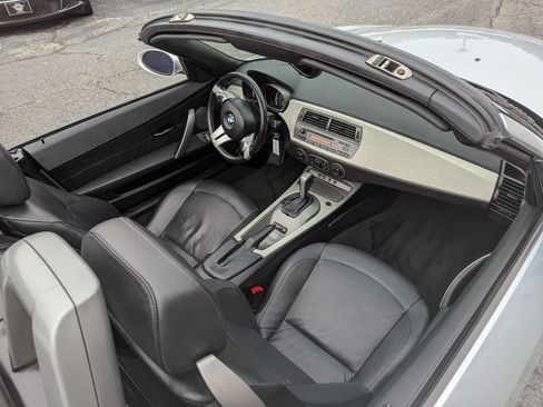 Used 2004 BMW Z4 3.0i RWD image 36
