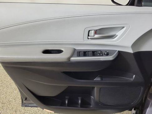 Used 2025 Toyota Sienna XLE FWD image 22