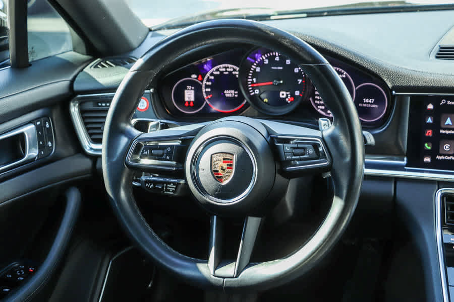 Used 2023 Porsche Panamera RWD image 16