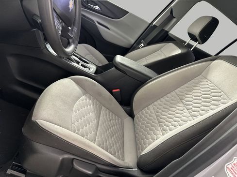 Used 2020 Chevrolet Equinox LS FWD image 11