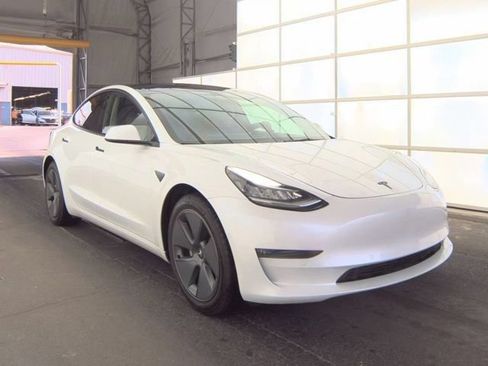 Used 2022 Tesla Model 3 Long Range AWD/4WD image 2