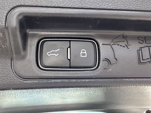 Used 2022 Ford Explorer Limited w/ Hybrid Equipment Group 310A image 17