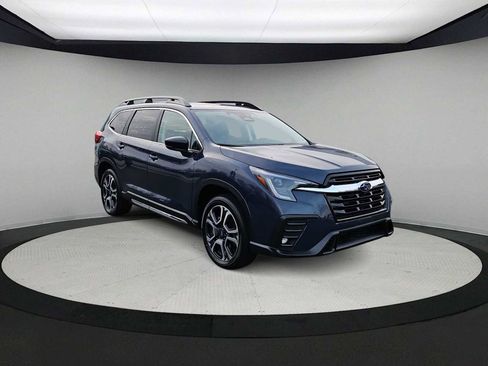 Used 2025 Subaru Ascent Limited image 2