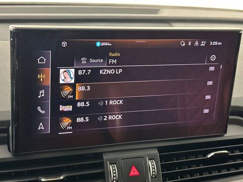 Used 2023 Audi SQ5 Prestige w/ Prestige Package image 17