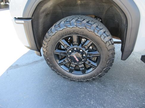 Certified 2024 GMC Sierra 2500 AT4 AWD/4WD image 16