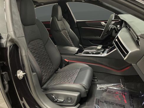 Used 2023 Audi RS 7 Sportback w/ Carbon Optic Package image 31