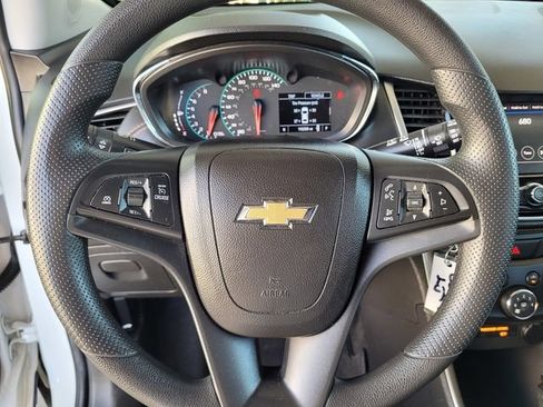 Used 2021 Chevrolet Trax LS w/ Fleet Convenience Package FWD image 23