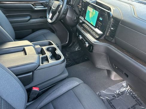 Used 2024 GMC Sierra 1500 Elevation image 18