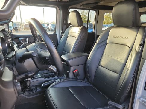Used 2022 Jeep Wrangler Unlimited Sahara w/ Cold Weather Group image 20