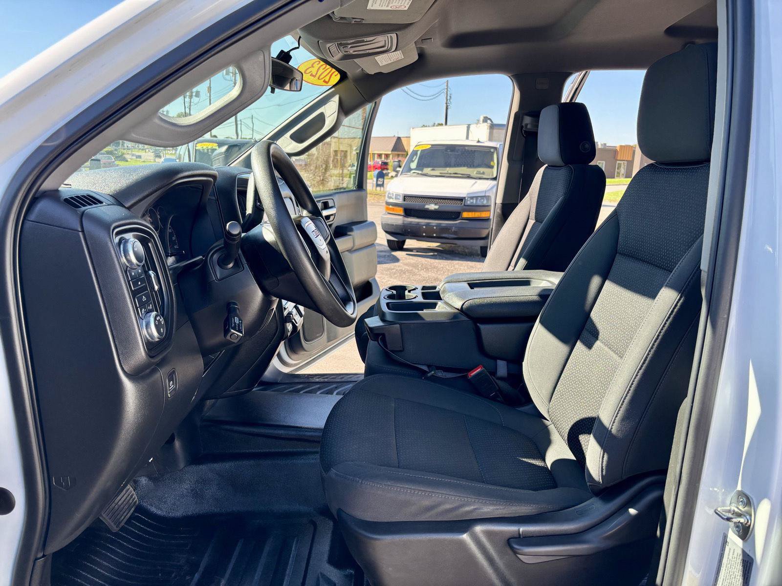 Used 2023 GMC Sierra 2500 Pro AWD/4WD image 2