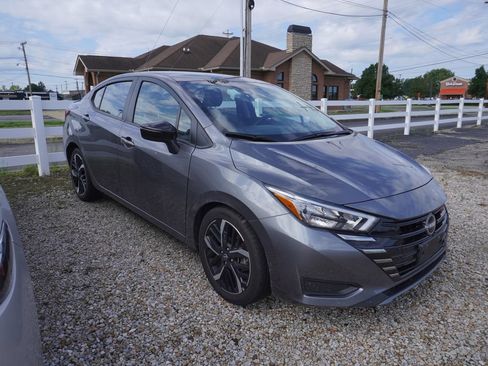 Used 2024 Nissan Versa SR FWD image 10