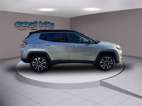 Certified 2022 Jeep Compass Limited image 2