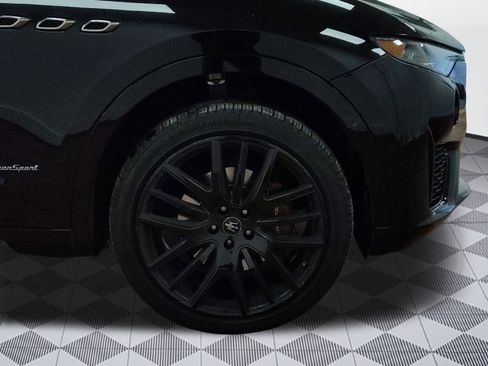 Used 2020 Maserati Levante GranSport image 11