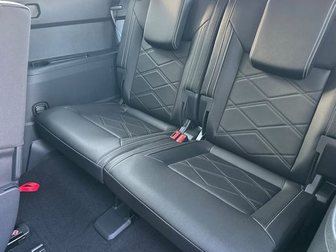 New 2026 Volkswagen Atlas SE image 13