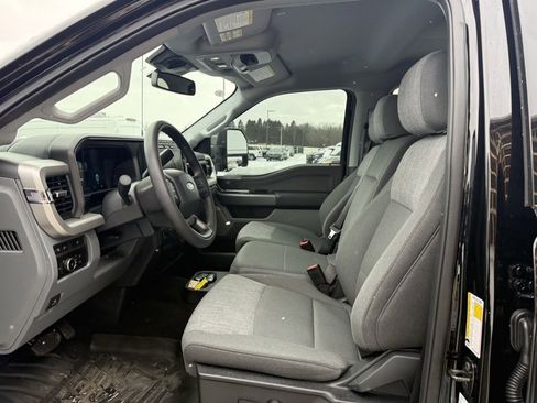 Used 2024 Ford F350 XLT w/ XLT Premium Package image 10