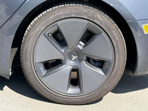 Used 2022 Tesla Model 3 RWD image 3