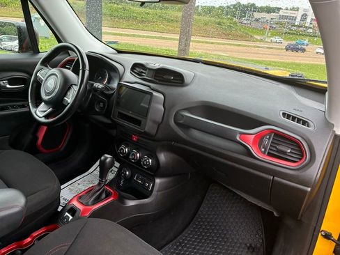 Used 2016 Jeep Renegade Trailhawk AWD/4WD image 16