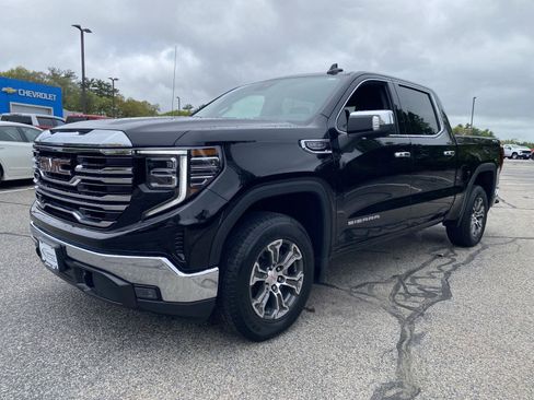 Used 2025 GMC Sierra 1500 SLT AWD/4WD image 1