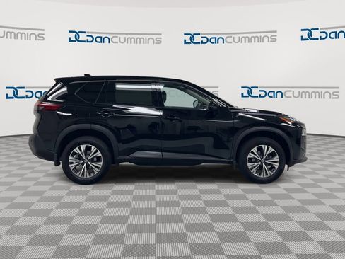Used 2021 Nissan Rogue SV image 9