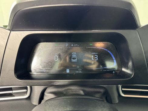 Used 2025 Hyundai Elantra SE image 20