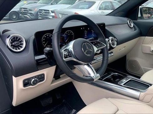 Used 2026 Mercedes-Benz GLA 250 4MATIC image 14