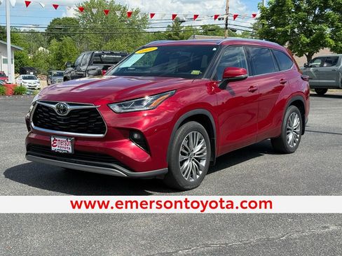 Used 2022 Toyota Highlander Platinum AWD/4WD image 1