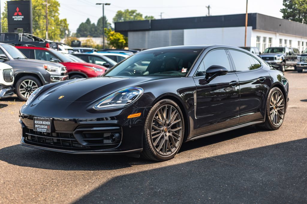 Used 2023 Porsche Panamera 4 Platinum Edition AWD/4WD image 4