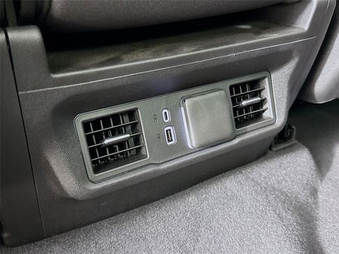 Used 2023 Chevrolet Silverado 1500 LT image 25