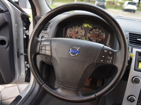 Used 2011 Volvo V50 T5 image 64
