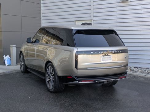 Certified 2023 Land Rover Range Rover SE image 10