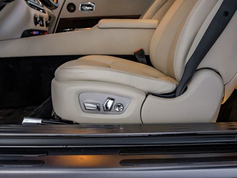 Used 2016 Rolls-Royce Wraith image 31