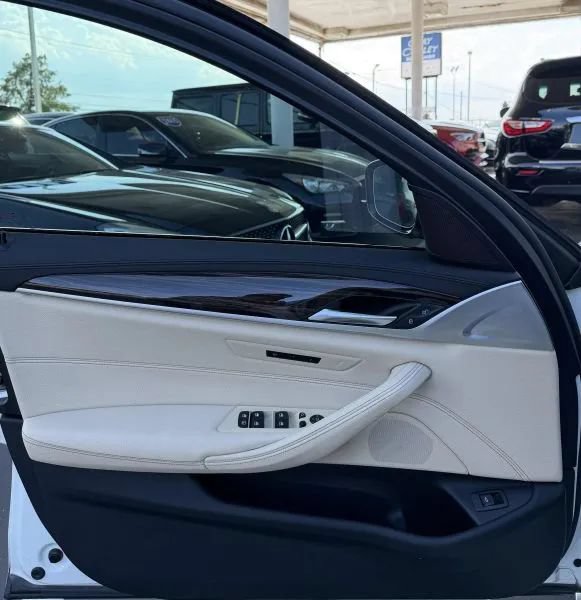 Used 2020 BMW 530i RWD image 18