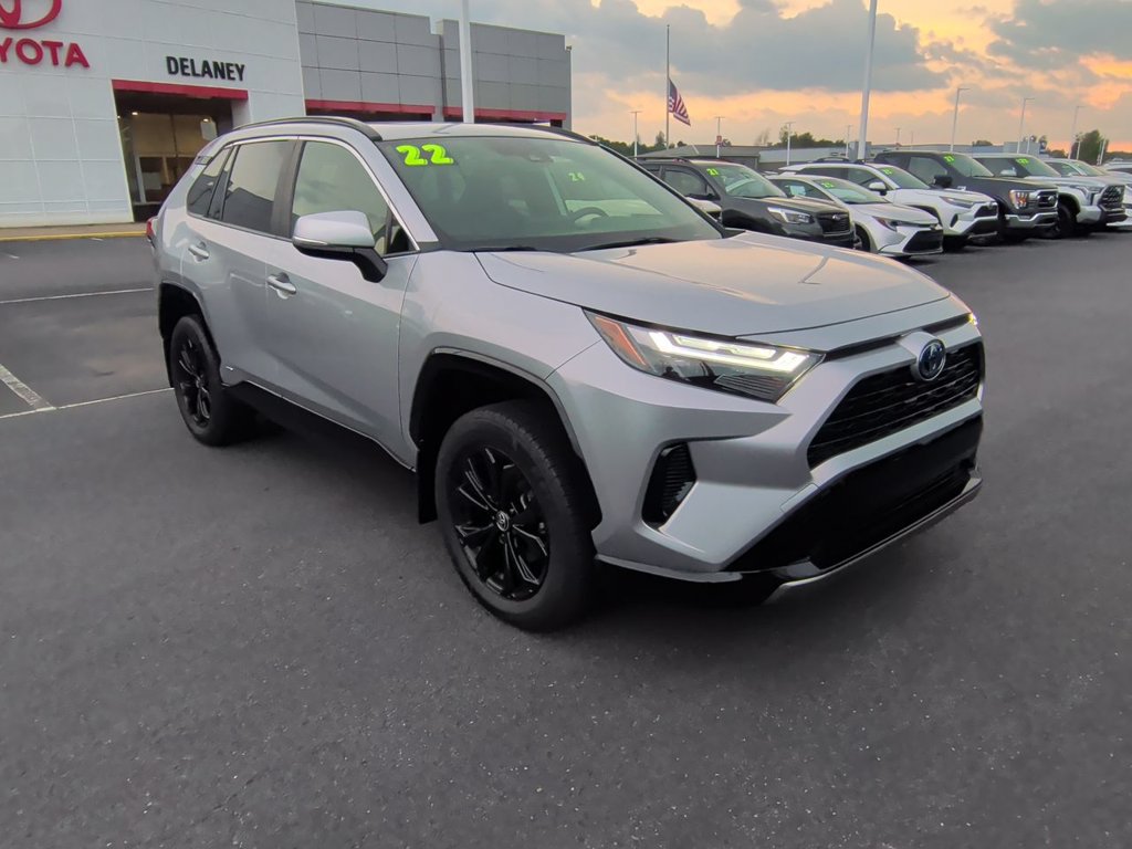 Used 2022 Toyota RAV4 SE w/ Convenience Package AWD/4WD image 2