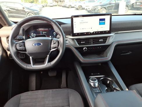 Used 2025 Ford Explorer ST-Line AWD/4WD image 15