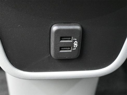 Used 2023 GMC Terrain SLE w/ Driver Convenience Package image 15