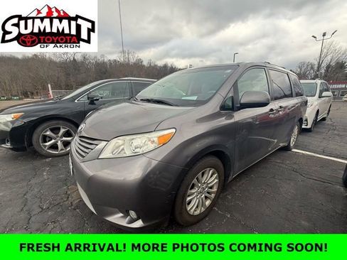 Used 2011 Toyota Sienna XLE w/ Entertainment Pkg image 1