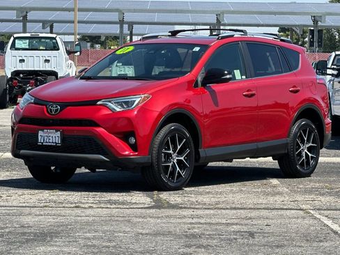 Used 2017 Toyota RAV4 SE FWD image 7