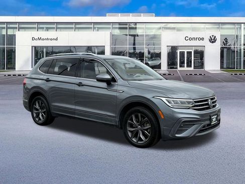 Used 2022 Volkswagen Tiguan SE FWD image 3