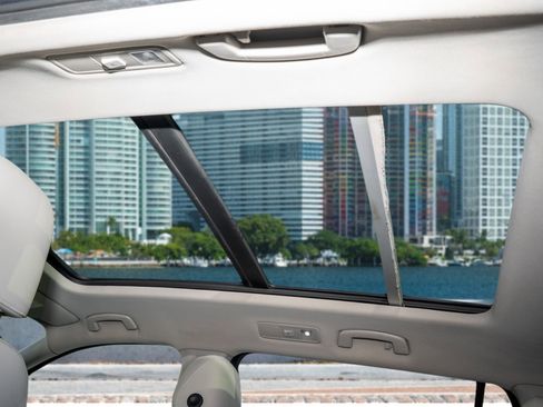 Used 2019 Volkswagen Tiguan SEL Premium w/ 3rd Row Seat Package image 22